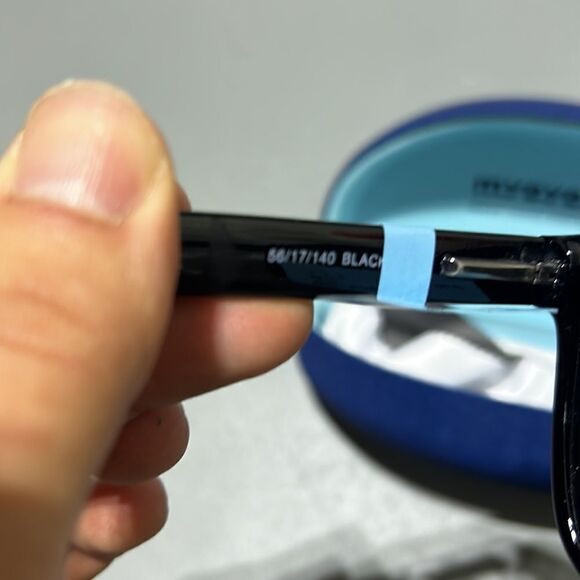 Valerie Spencer Sunglasses + Hard-case + Cloth - Picture 8 of 13